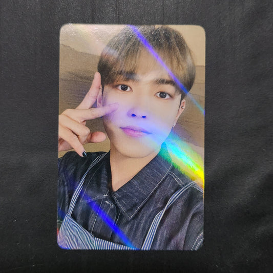 ATEEZ [THE WORLD EP.1 : MOVEMENT] Round 2 Holographic Photocards